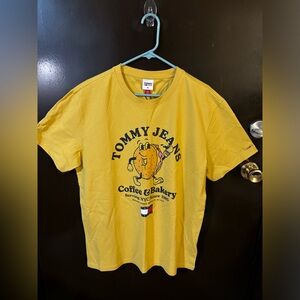NEW WITH TAGS Tommy Hilfiger Men’s Tshirt